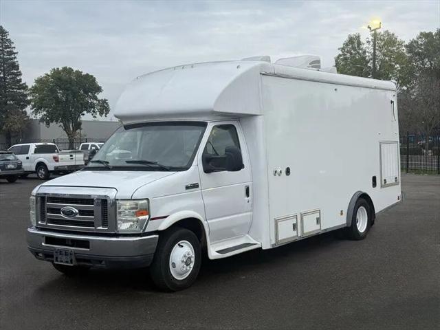 2011 Ford E-450 Cutaway XL