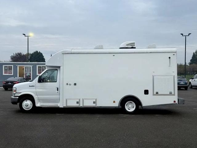 2011 Ford E-450 Cutaway XL