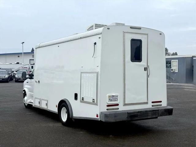 2011 Ford E-450 Cutaway XL