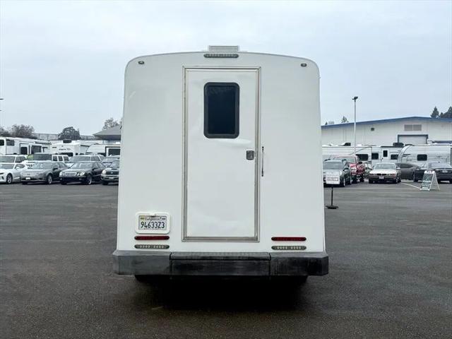 2011 Ford E-450 Cutaway XL