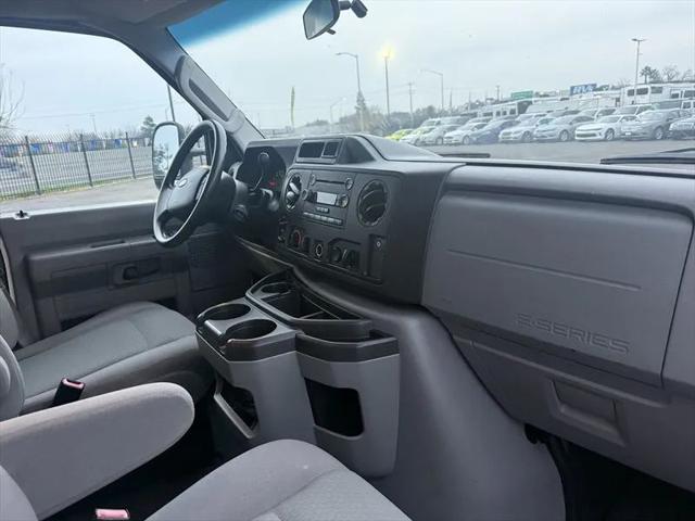 2011 Ford E-450 Cutaway XL