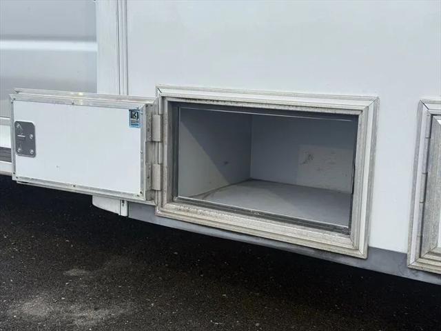2011 Ford E-450 Cutaway XL
