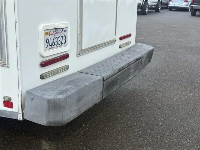2011 Ford E-450 Cutaway XL