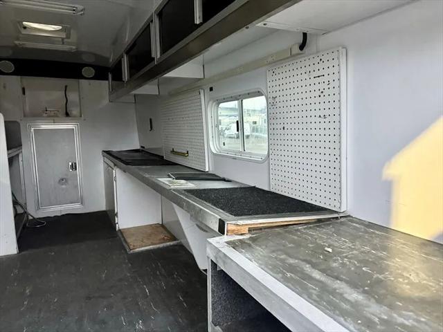 2011 Ford E-450 Cutaway XL