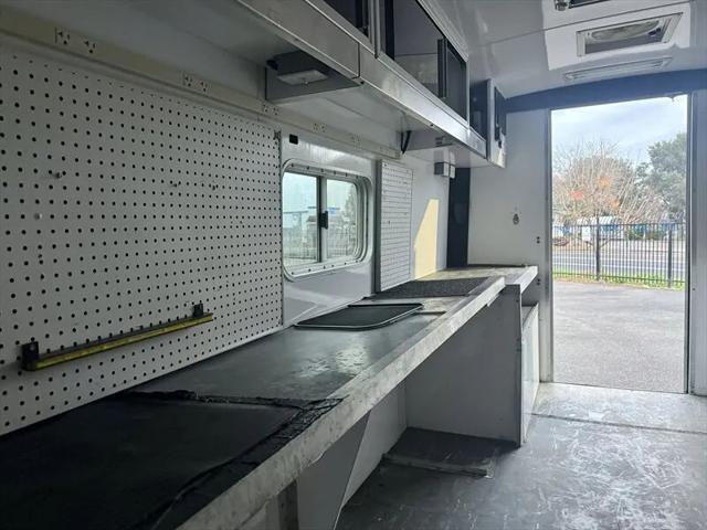2011 Ford E-450 Cutaway XL