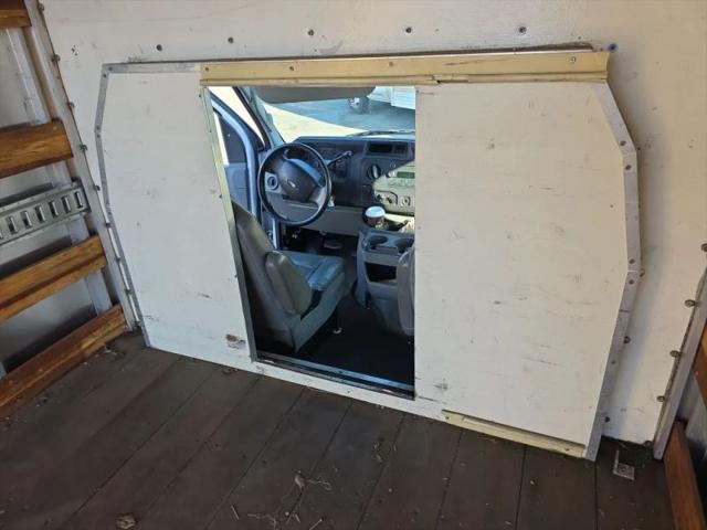 2011 Ford E-350 Cutaway Base