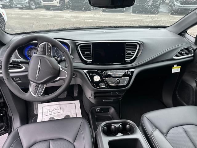 2026 Chrysler Pacifica Select AWD