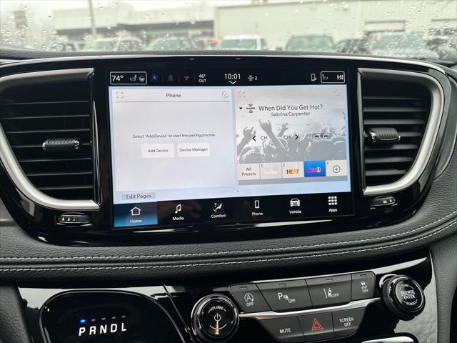 2026 Chrysler Pacifica Select AWD