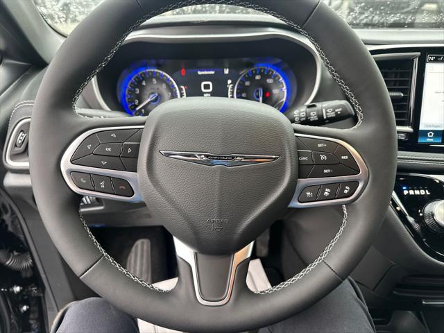 2026 Chrysler Pacifica Select AWD