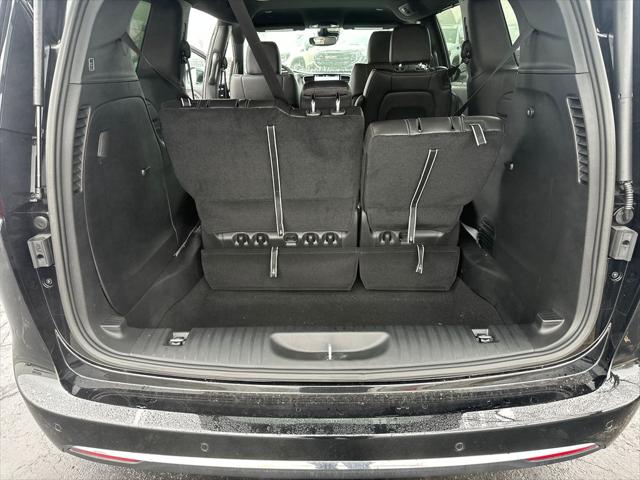 2026 Chrysler Pacifica Select AWD