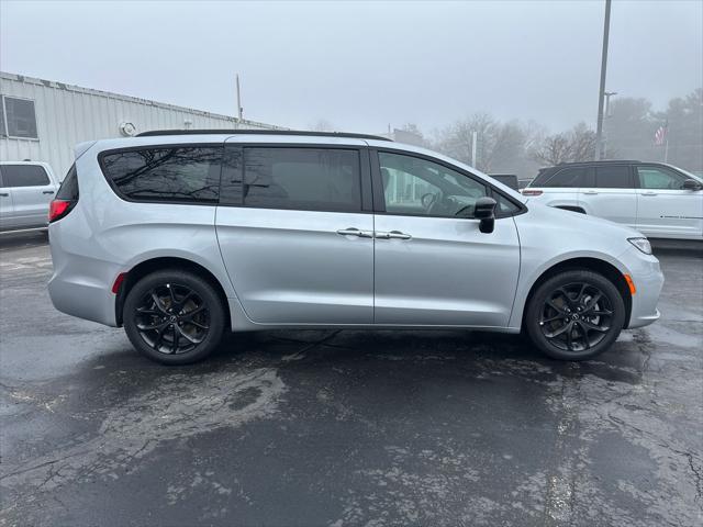 2026 Chrysler Pacifica Limited AWD