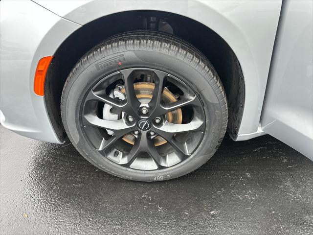 2026 Chrysler Pacifica Limited AWD