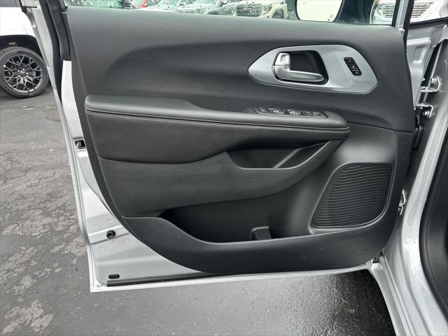 2026 Chrysler Pacifica Limited AWD