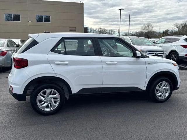 2026 Hyundai Venue SE