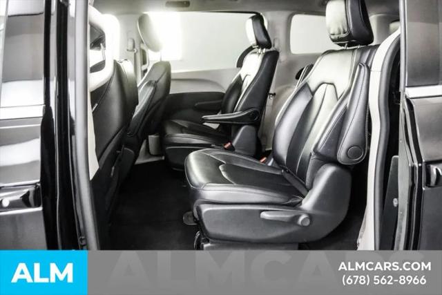 2024 Chrysler Pacifica Hybrid Select