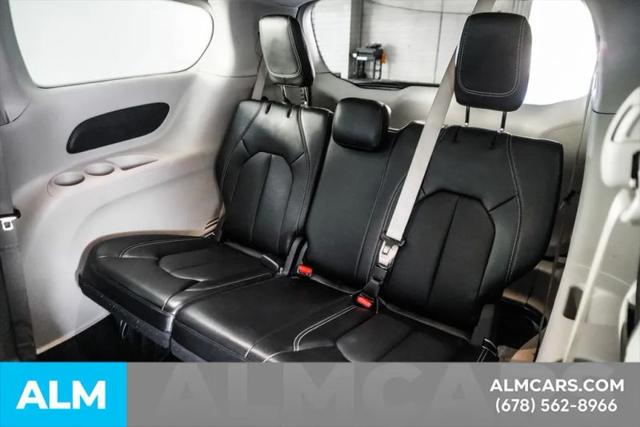 2024 Chrysler Pacifica Hybrid Select