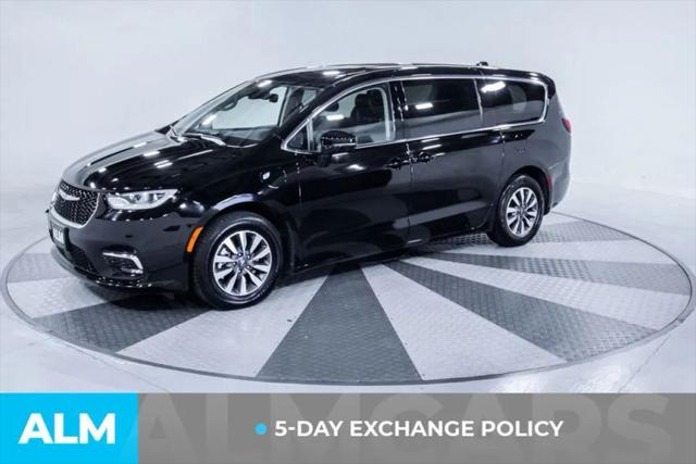 2024 Chrysler Pacifica Hybrid Select