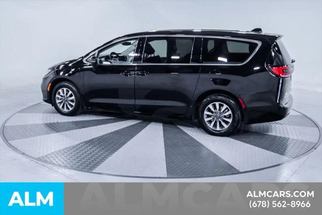 2024 Chrysler Pacifica Hybrid Select