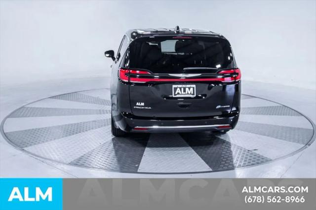 2024 Chrysler Pacifica Hybrid Select