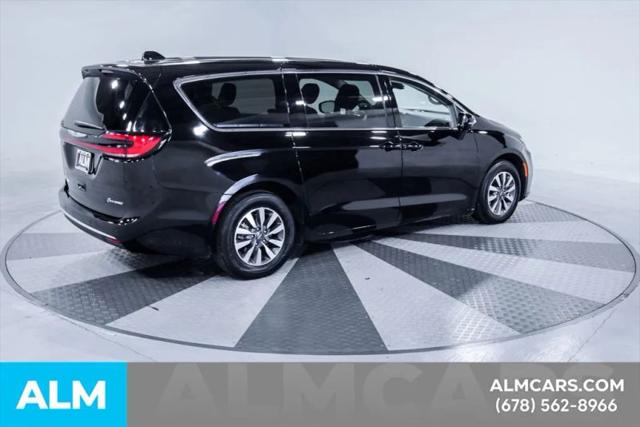 2024 Chrysler Pacifica Hybrid Select