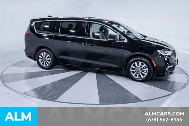 2024 Chrysler Pacifica Hybrid Select