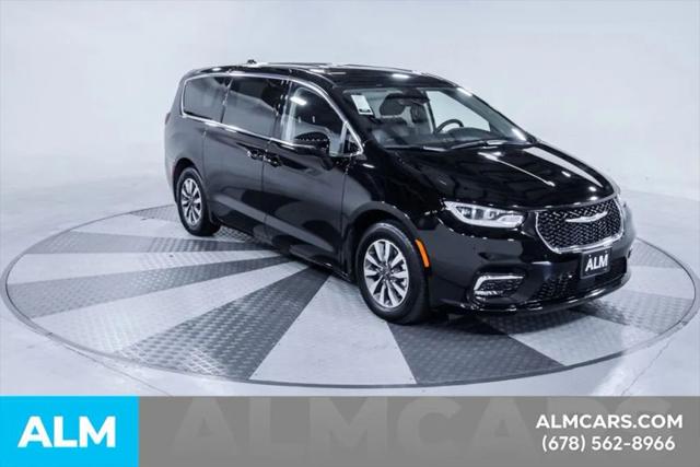 2024 Chrysler Pacifica Hybrid Select