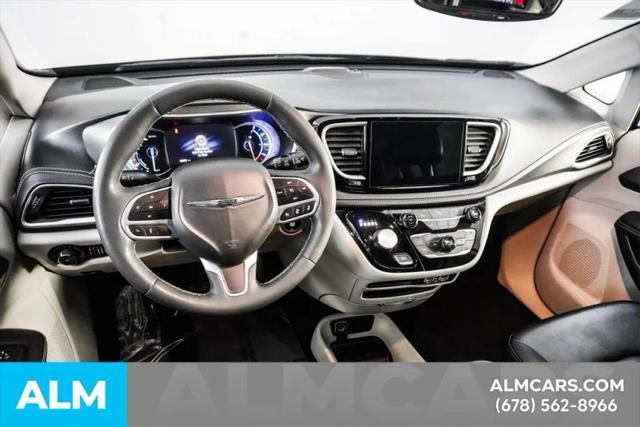 2024 Chrysler Pacifica Hybrid Select