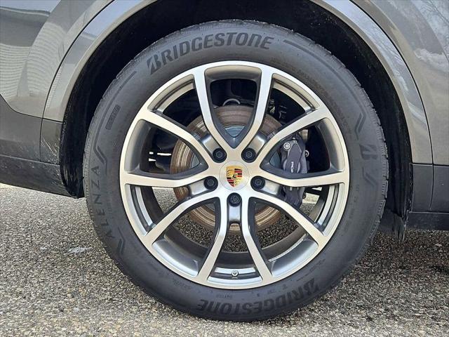 2024 Porsche Cayenne Unknown