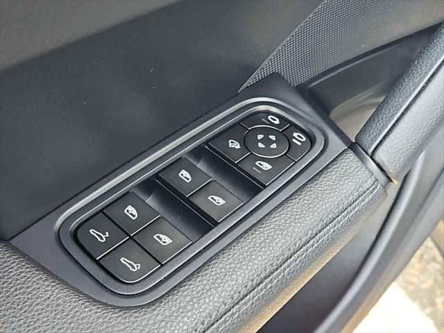 2024 Porsche Cayenne Unknown