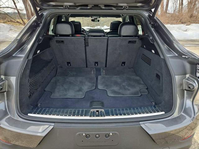 2024 Porsche Cayenne Unknown