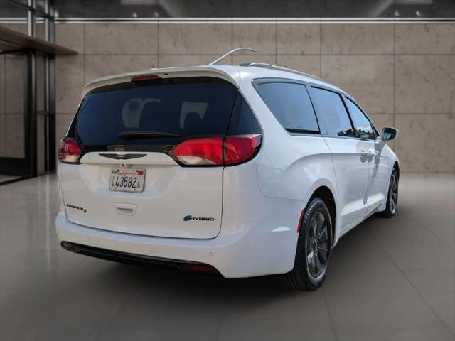 2020 Chrysler Pacifica Hybrid Touring L
