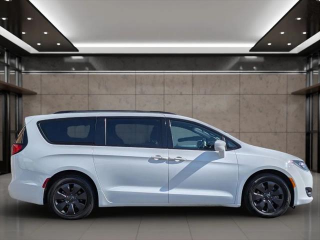 2020 Chrysler Pacifica Hybrid Touring L