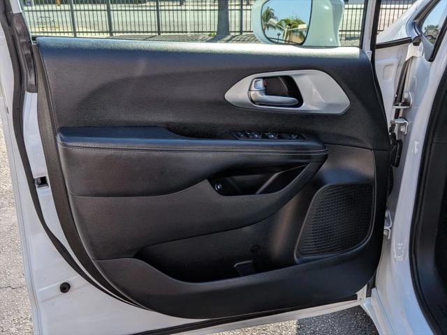2020 Chrysler Pacifica Hybrid Touring L