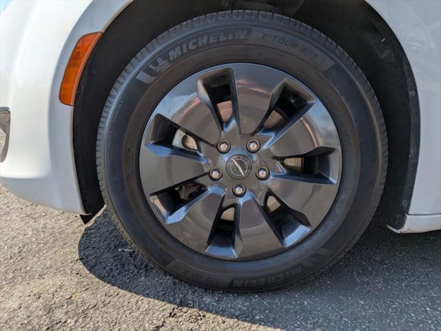 2020 Chrysler Pacifica Hybrid Touring L