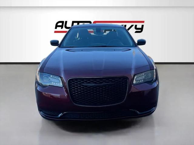 2023 Chrysler 300 Touring