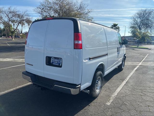 2026 Chevrolet Express Cargo Van 2500 Regular Wheelbase, WT, RWD