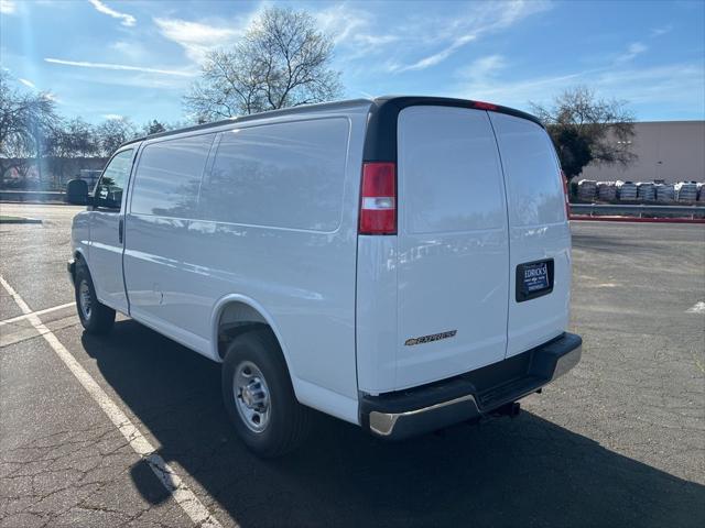 2026 Chevrolet Express Cargo Van 2500 Regular Wheelbase, WT, RWD