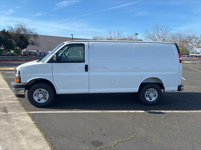 2026 Chevrolet Express Cargo Van 2500 Regular Wheelbase, WT, RWD
