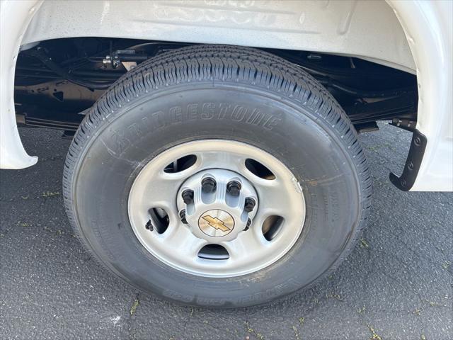 2026 Chevrolet Express Cargo Van 2500 Regular Wheelbase, WT, RWD