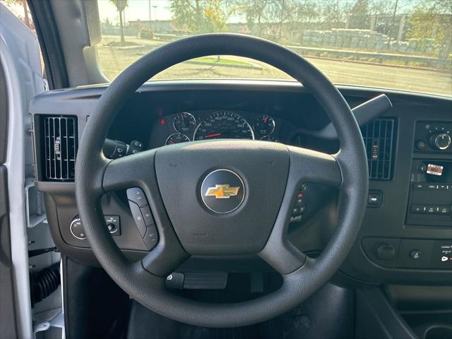 2026 Chevrolet Express Cargo Van 2500 Regular Wheelbase, WT, RWD