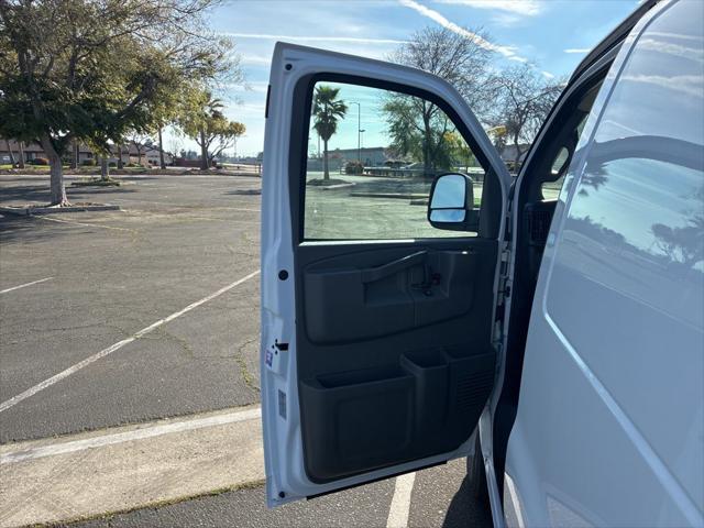 2026 Chevrolet Express Cargo Van 2500 Regular Wheelbase, WT, RWD