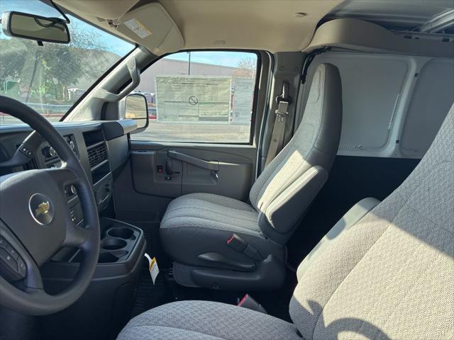 2026 Chevrolet Express Cargo Van 2500 Regular Wheelbase, WT, RWD