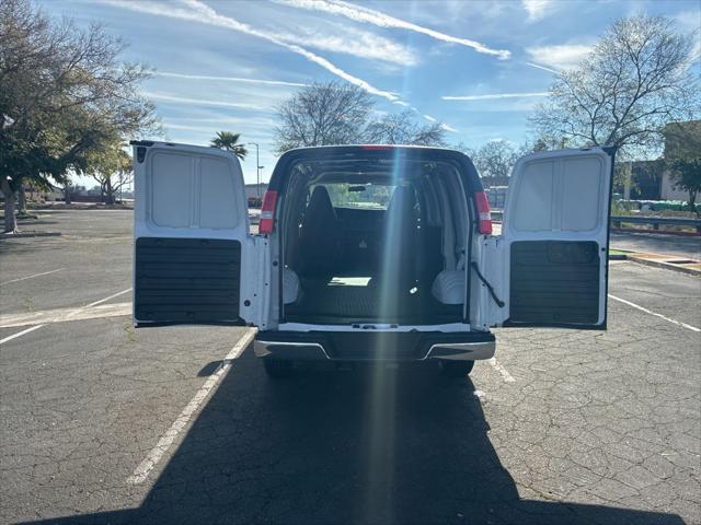 2026 Chevrolet Express Cargo Van 2500 Regular Wheelbase, WT, RWD