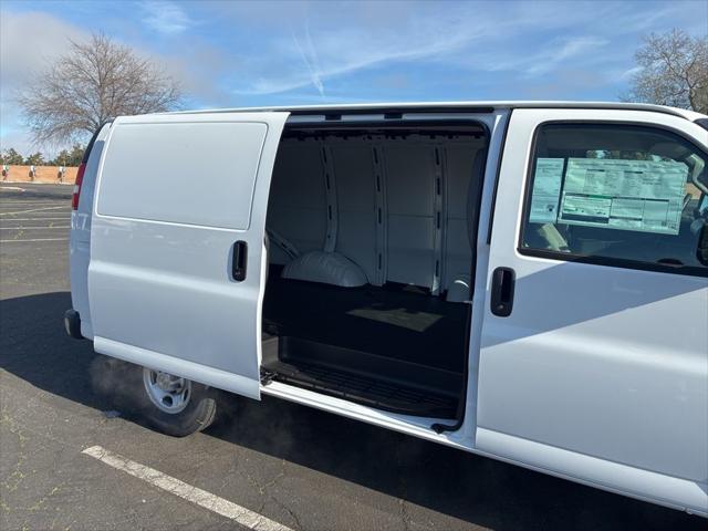 2026 Chevrolet Express Cargo Van 2500 Regular Wheelbase, WT, RWD