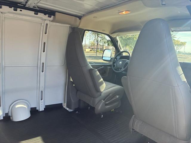 2026 Chevrolet Express Cargo Van 2500 Regular Wheelbase, WT, RWD