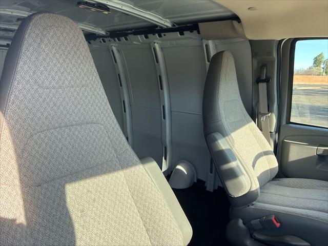 2026 Chevrolet Express Cargo Van 2500 Regular Wheelbase, WT, RWD