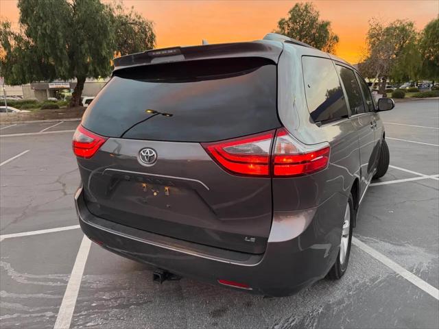 2020 Toyota Sienna LE