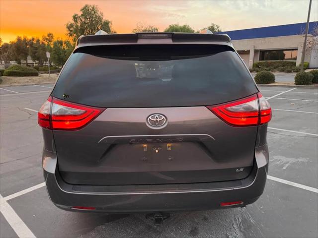 2020 Toyota Sienna LE