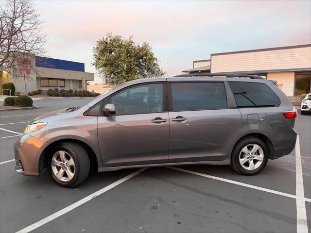 2020 Toyota Sienna LE