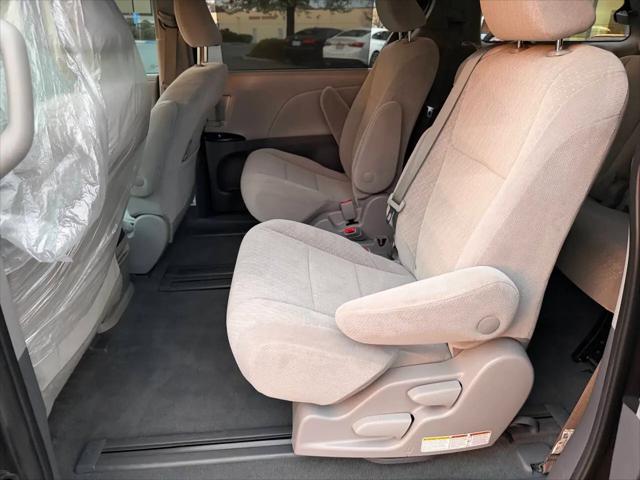 2020 Toyota Sienna LE